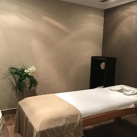 Hotel Sayeban &